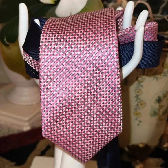 Tommy Hilfiger Men’s NWT Classic 100% Silk Neck Tie Basket Weave Gray Pink - Picture 3 of 13